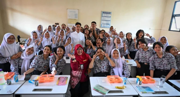 Makan-Bergizi-Gratis-di-SMKN-3-Tangerang